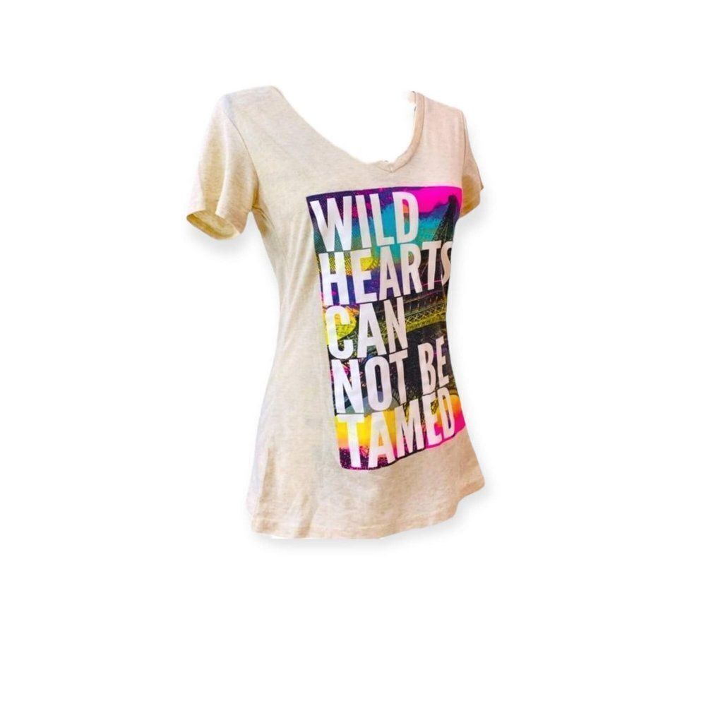 Beige V Neck Short Sleeve Graphic Tee T-Shirt Wild Hearts Can Not Be Tamed NWT - Picture 3 of 4